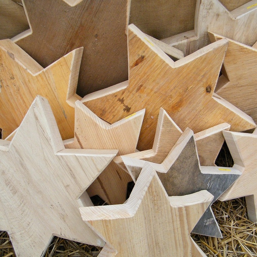 Weihnachtszauberwerkstatt - Basteln mit Holz und Herz